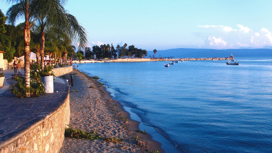 malecon_de_chapala_by_mayasshadow-d322e4l.jpeg